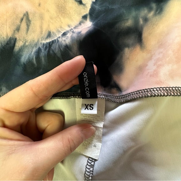 Onzie tie dye yoga leggings - Picture 3 of 9